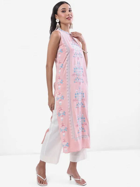 Vasthrlay Women Pink Printed Straight Kurtas