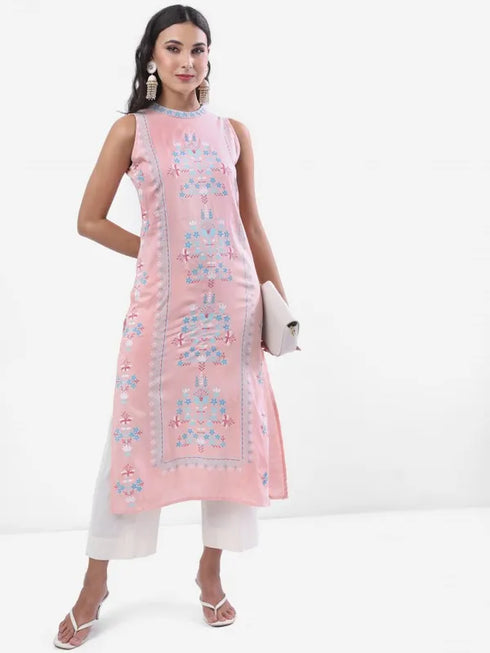 Vasthrlay Women Pink Printed Straight Kurtas