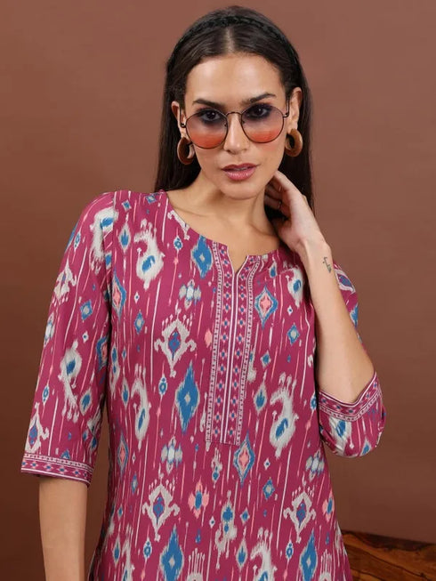 Vasthrlay Women Magenta Printed Straight Kurtas
