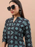 Vasthrlay Women Black Printed Straight Kurtas
