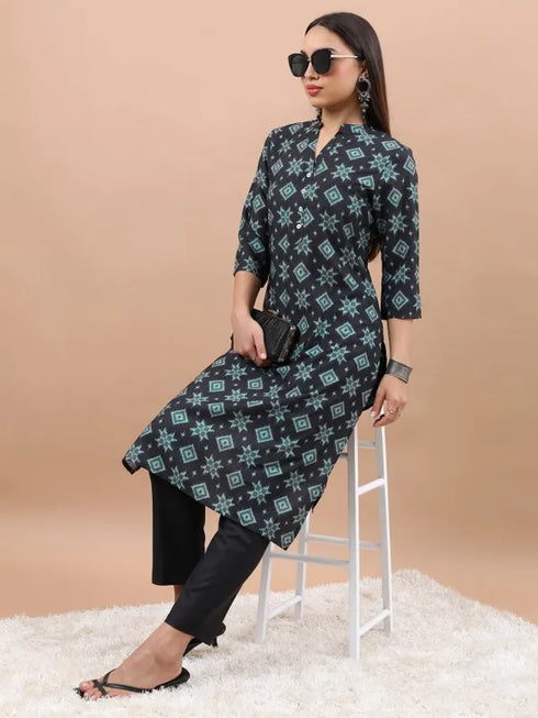 Vasthrlay Women Black Printed Straight Kurtas