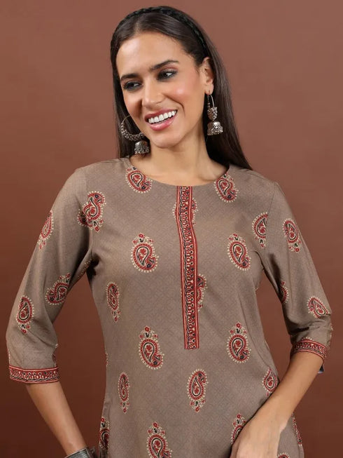 Vasthrlay Women Beige Printed Straight Kurtas