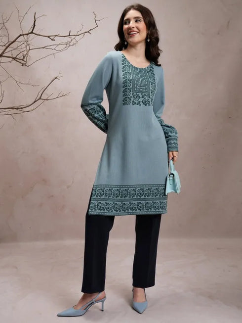 Vasthrlay Women Blue Printed Straight Kurtas