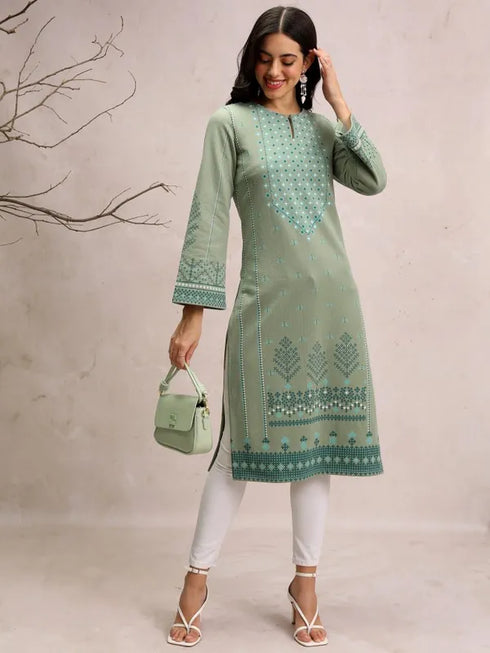 Vasthrlay Women Green Printed Straight Kurtas