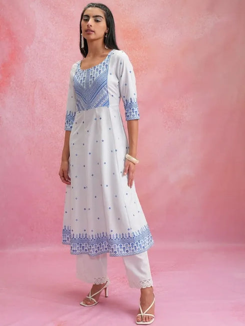 Vasthrlay Women White Printed Anarkali Kurtas