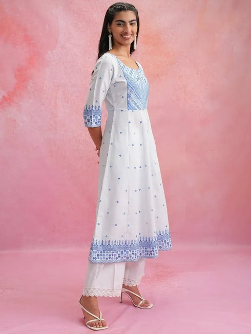 Vasthrlay Women White Printed Anarkali Kurtas