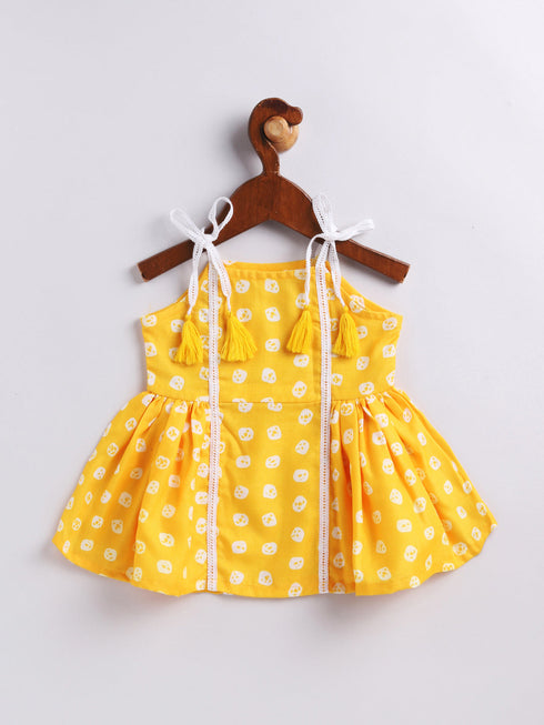 Vastramay Girl's Yellow Kurta And Dhoti Pant Set