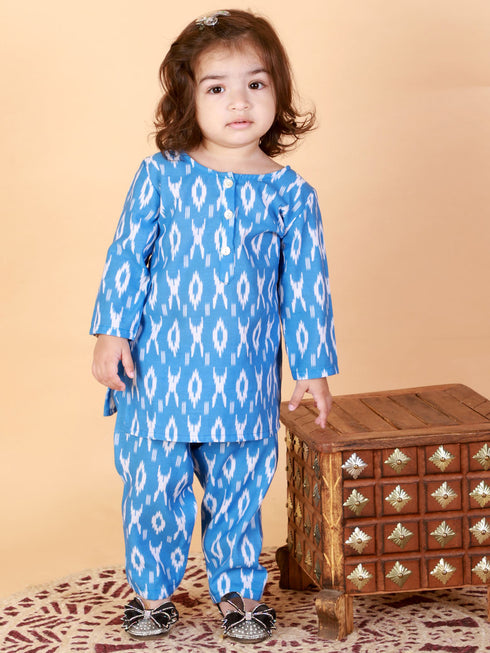 Vastramay SISHU Girls' Aqua Blue Ikkat Print Kurta Pant set