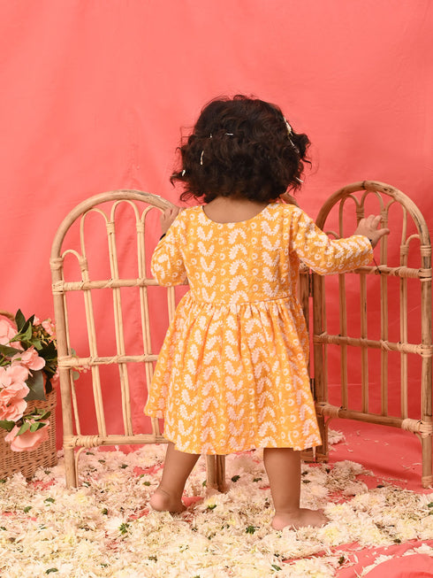 Vastramay SISHU Girl's Orange Chikankari Cotton Kurta