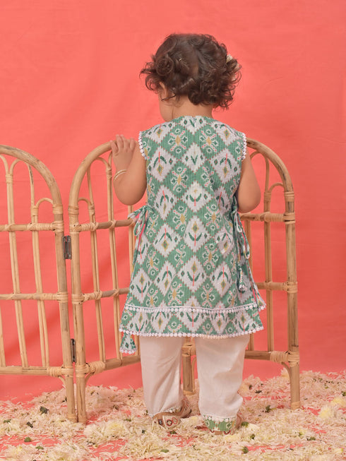 Vastramay SISHU Girls Green Ikaat print A-Line Kurta Pyjama Set