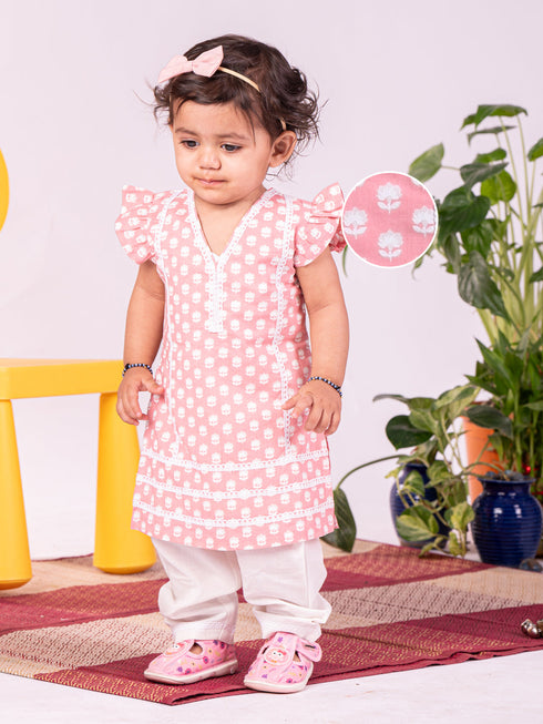 Vastramay Girl's Pink Kurta Set