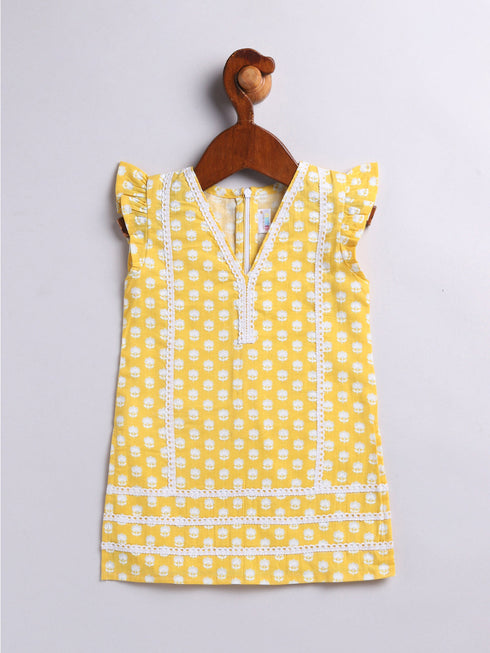 Vastramay Girl's Yellow Kurta Set