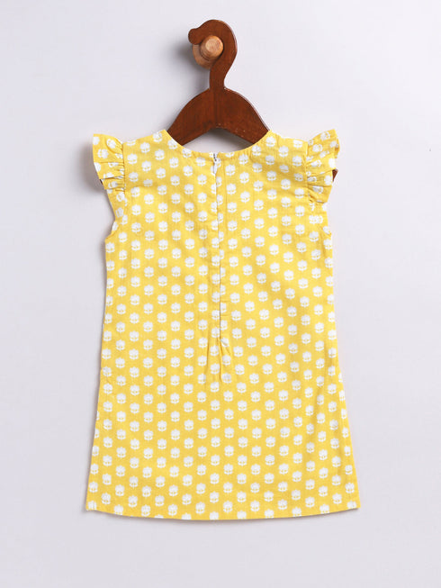Vastramay Girl's Yellow Kurta Set