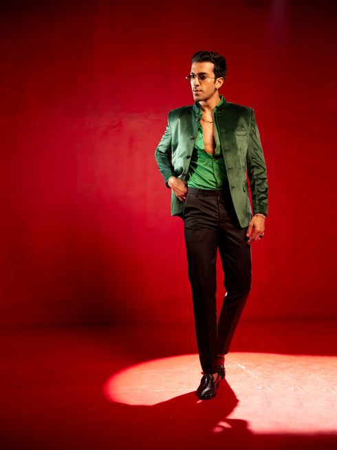 Vastramay Men's Green Velvet Jodhpuri