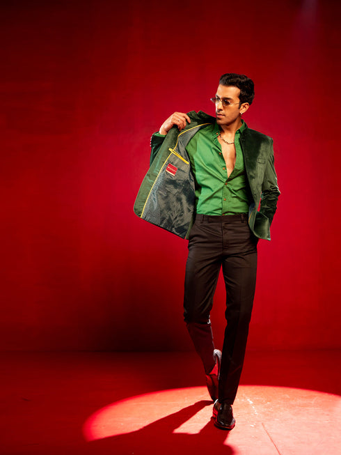 Vastramay Men's Green Velvet Jodhpuri