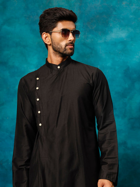 Vastramay Men's Black Pleated Kurta
