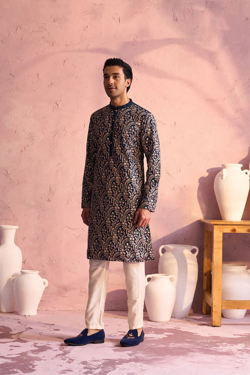 SHRESTHA By VASTRAMAY Men's Bottle Green Georgette Embroidered Kurta Pyjama Set