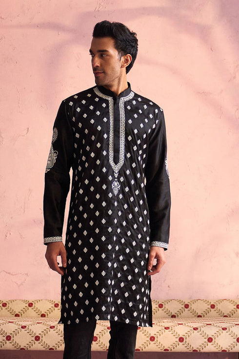 SHRESTHA By VASTRAMAY Men's Black Silk Blend Embroidered Ethnic Kurta
