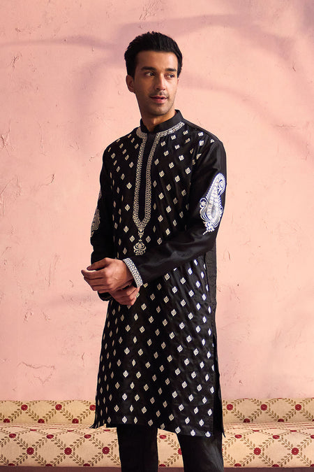 SHRESTHA By VASTRAMAY Men's Black Silk Blend Embroidered Ethnic Kurta