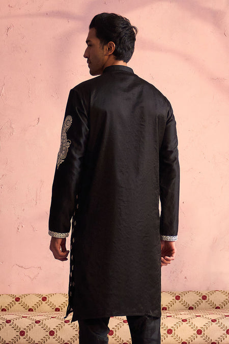 SHRESTHA By VASTRAMAY Men's Black Silk Blend Embroidered Ethnic Kurta