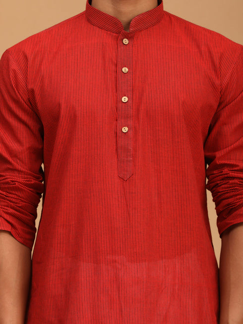 Vastramay Men's Maroon Cotton Handloom Kurta With White Pant Set
