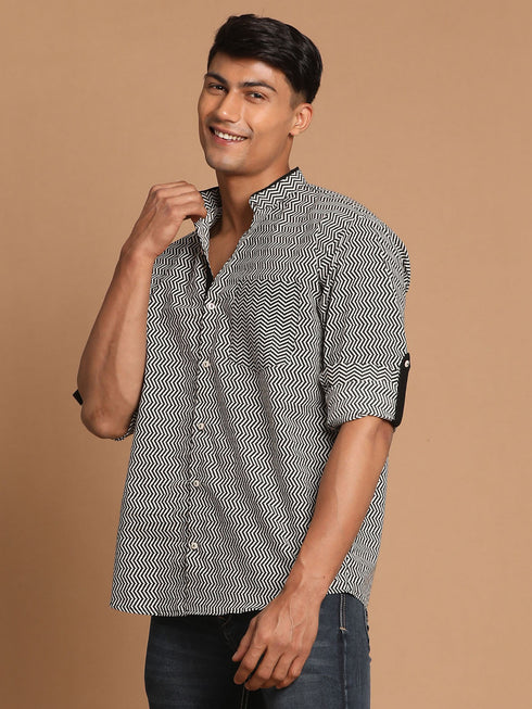 Vastramay Men's Black zig-zag Printed Shirt