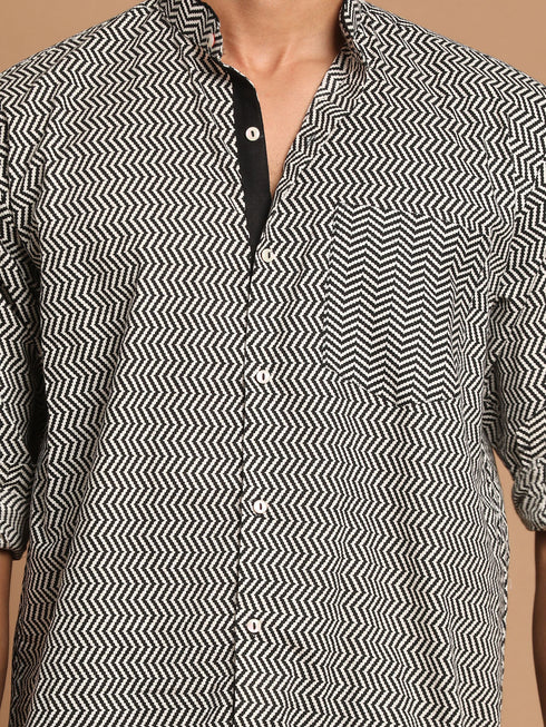 Vastramay Men's Black zig-zag Printed Shirt