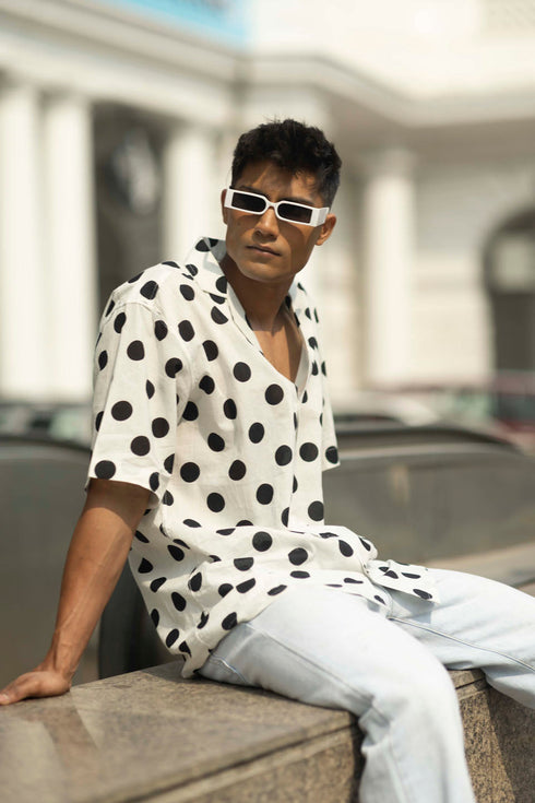 Vastramay Mens White And Black Polka Dot Print Cotton Shirt