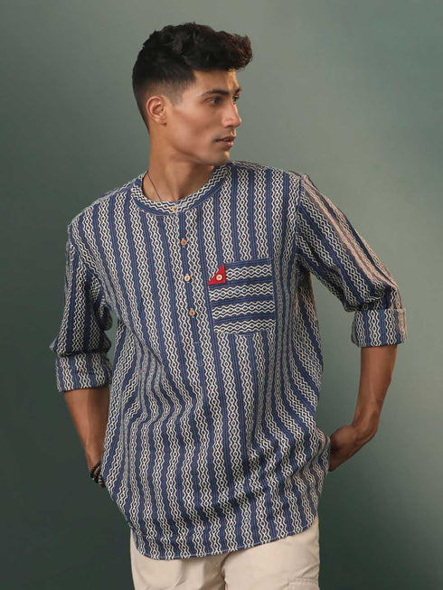 Vastramay Men's Blue and Red Printed Cotton Short Kurta