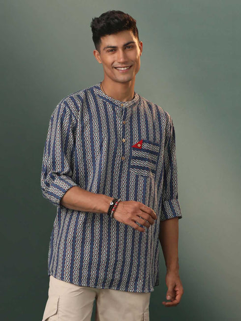 Vastramay Men's Blue and Red Printed Cotton Short Kurta
