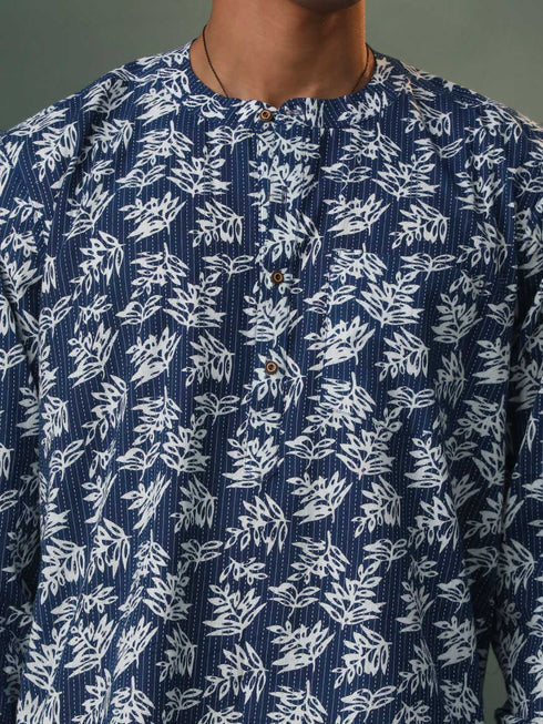 Vastramay Men's Navy Blue Printed with Kantha Stich Cotton Short Kurta