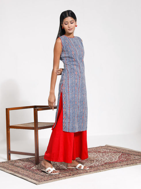 Vastramay Women's Blue And Red Kalamkari Kurta Palazzo Set