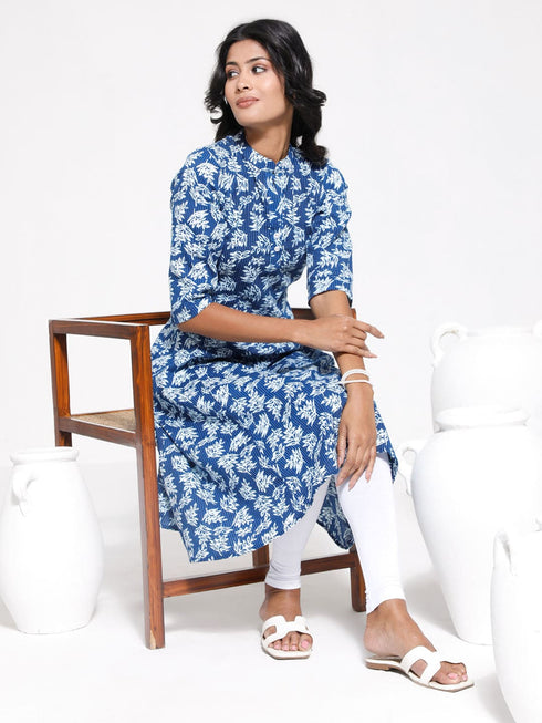 Vastramay Women's Blue Panelled Style Flare Kurta With Leggings