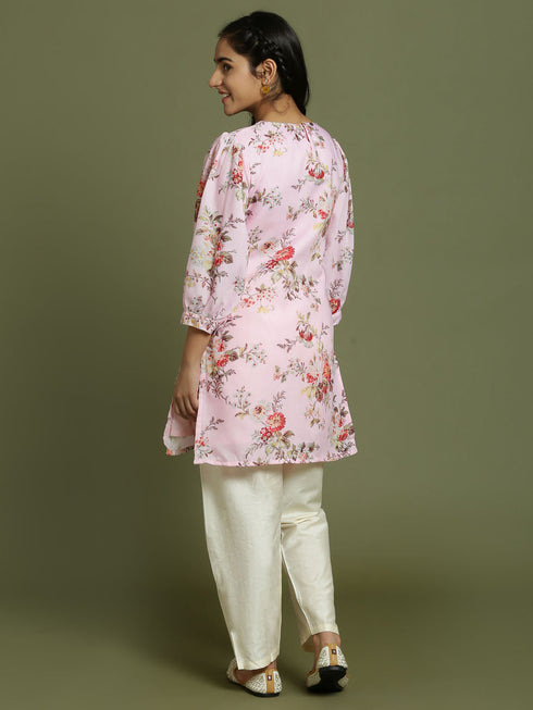 Yuva VASTRAMAY Girls Pink Floral Printed Kurta With Cream Pant Set