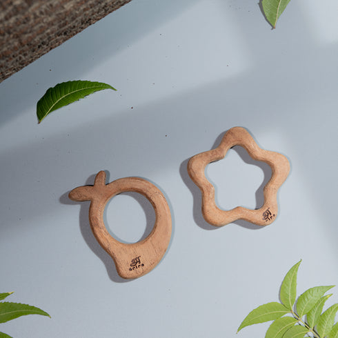 Ariro Toys Wooden Teethers - Mango and Star