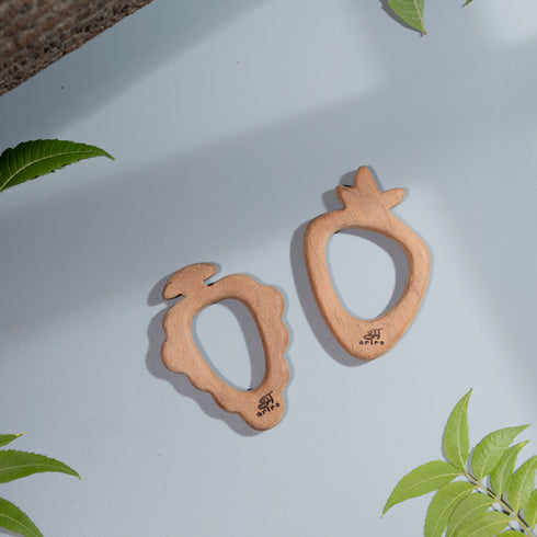 Ariro Toys Wooden Teethers - Grape and Carrot