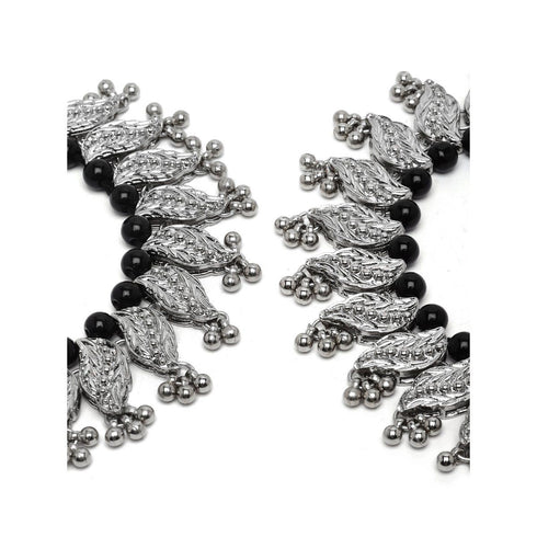 Karatcart Silver Plated Black Beads Studded Kundan Anklet for Women