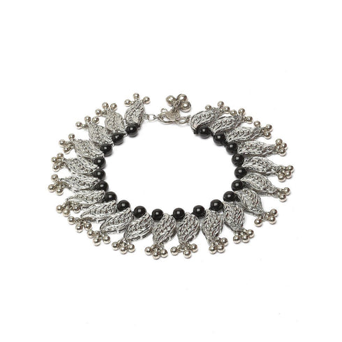 Karatcart Silver Plated Black Beads Studded Kundan Anklet for Women