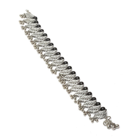 Karatcart Silver Plated Black Beads Studded Kundan Anklet for Women