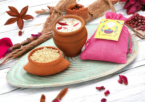 Ghasitaram Holi Gifts Sweets | Herbal Thandai Powder with Holi Gujiya Sweets