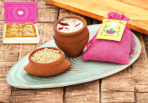 Ghasitaram Holi Gifts Sweets | Herbal Thandai Powder with Holi Gujiya Sweets