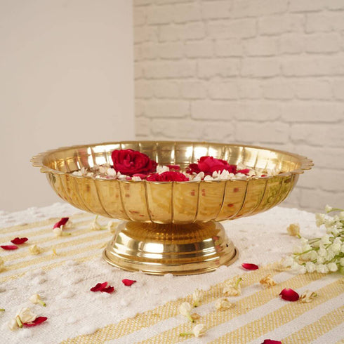 Kamal Metal Urli, Gold