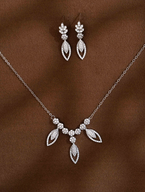Zeraki Jewels Leaf Grace Silver Necklace Set