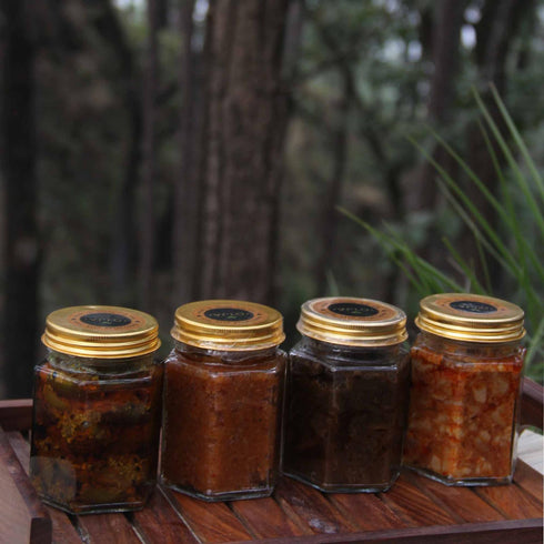 O'Ija Pahadi Lehsuni Mango Pickle