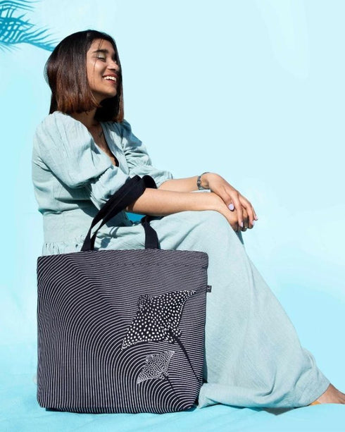 Ecoright Mesmerizing Stingray Large Zipper Tote Bag