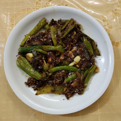 Mithos Greenchilli Tamarind Pickles with garlic