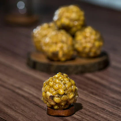 Vijaya Karadant Ladagi Laddu