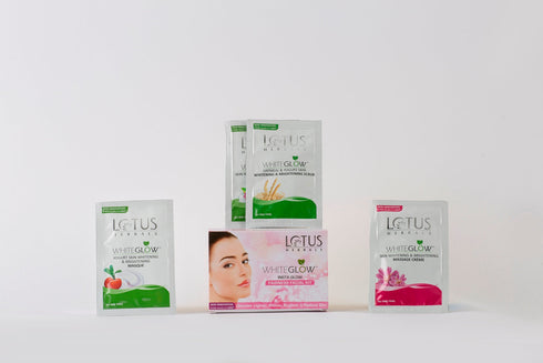 Lotus Whiteglow Instaglow Brightening 4 In 1 Facial Kit