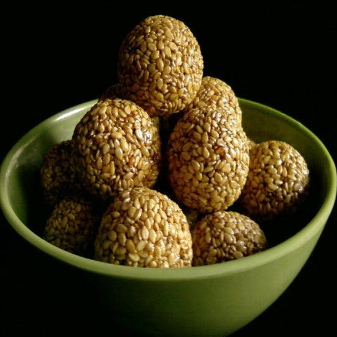 Prakruthi Nuvvula Laddu with Thati Bellam