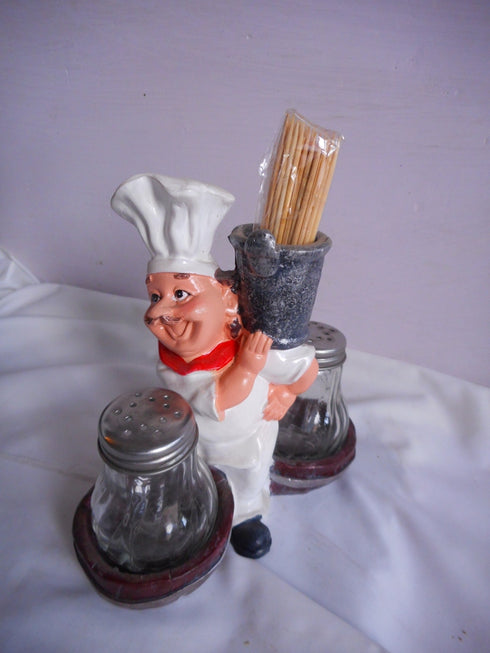 Chef With Pepper & Salt Decorative Showpiece